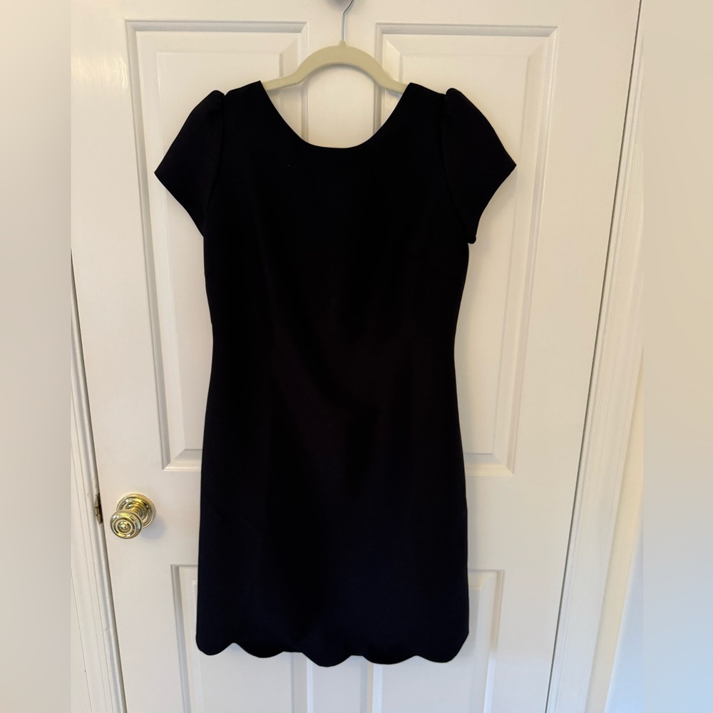 Camilyn Beth Cap Sleeve Scallop Hem Black Dress Size 6